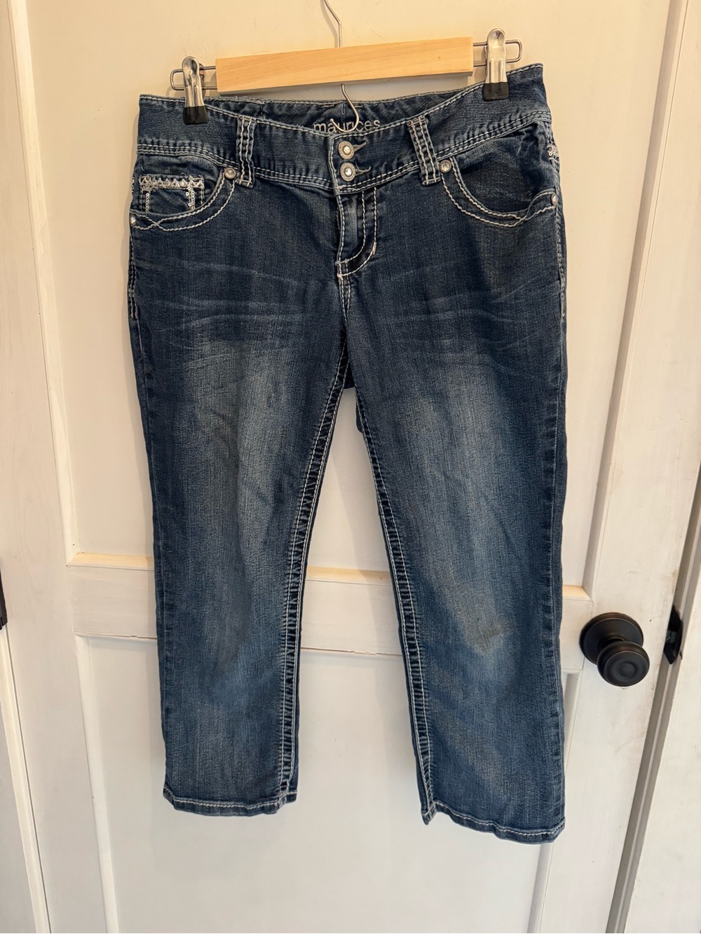 Maurice’s Women's Dark Blue Low Rise Capri Jeans with White Stitching Sequins